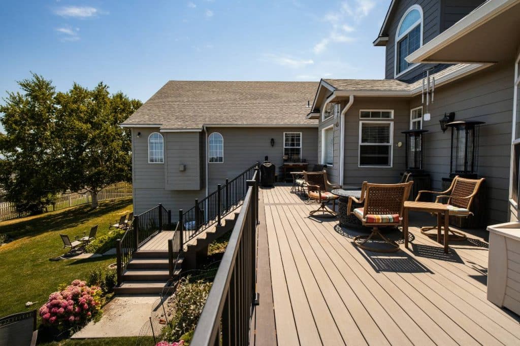 deck design that complements your home's architecture